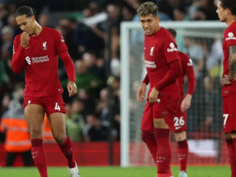 Phung phí cơ hội, Liverpool thua sốc trên sân Anfield