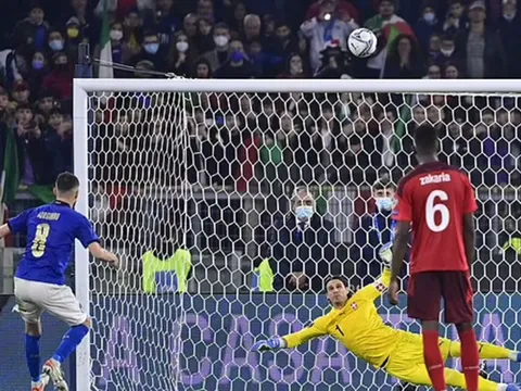 Jorginho lập thành tích tồi tệ, Ý chia điểm trên sân nhà