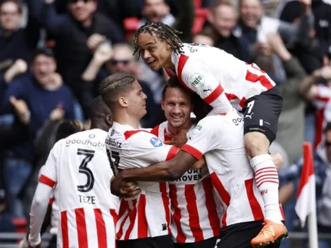 Ajax tệ hại trước các kình địch thời hậu Erik ten Hag