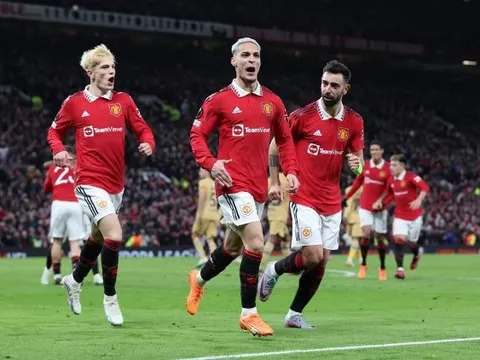 Antony được Man United vinh danh