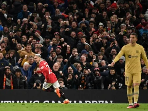 Nắm đấm của Sir Alex hé lộ một Quỷ đỏ rất khác