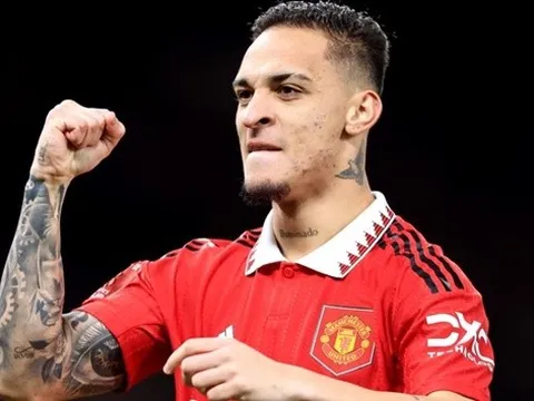 Antony 'bỏ túi' 2 cầu thủ Everton trong 1 nốt nhạc