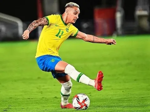 Antony thách thức dư luận