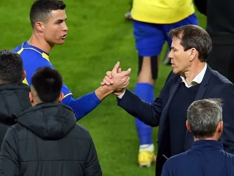 Áp lực ngàn cân dành cho thầy cũ CR7