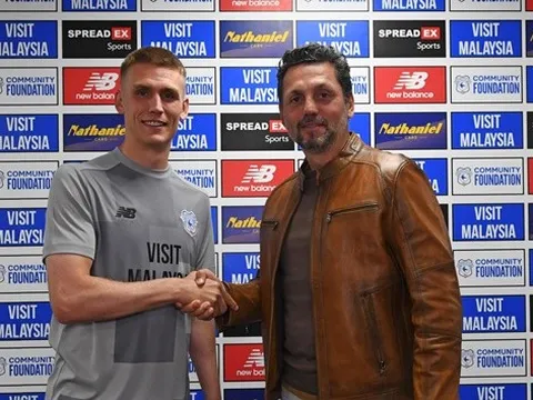 CHÍNH THỨC! Arsenal chia tay Alex Runarsson