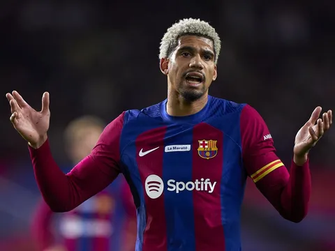 Joan Laporta muốn ký hợp đồng trọn đời với trụ cột
