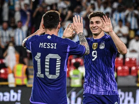 Messi ghi bàn + kiến tạo, Argentina thắng 5 sao