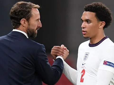 Arnold làm rõ mâu thuẫn với Southgate