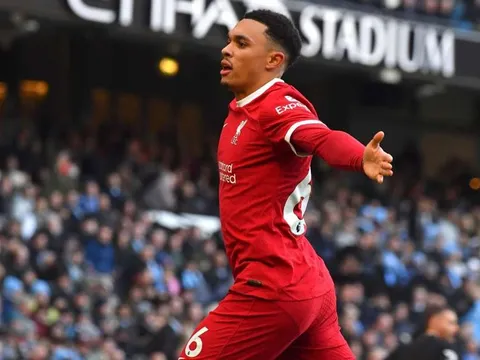 Arnold và màn đáp trả ngọt ngào trước Man City