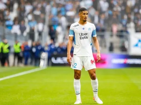 Arsenal cần phải thay đổi suy nghĩ về Saliba trước khi quá muộn