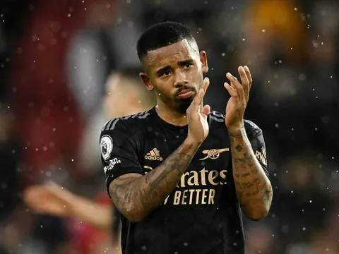 Arsenal có thói quen hụt hơi trong cuộc đua vô địch