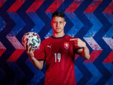 Arsenal đã đúng về Adam Hlozek