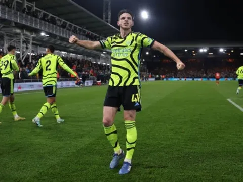 Arsenal đá thế này, Pep nên lo đi là vừa