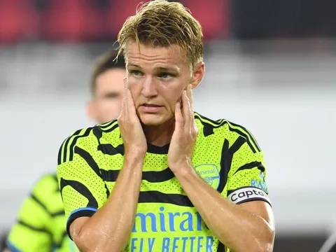 Arsenal đang lãng phí tài năng của Odegaard