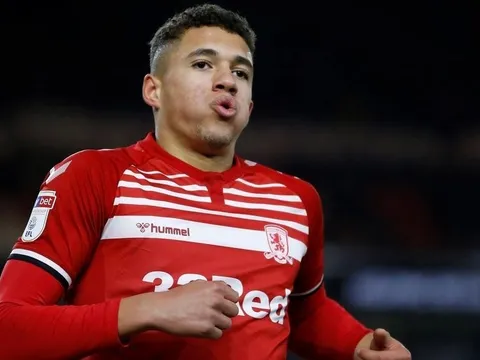 Arsenal đấu đá Tottenham Hotspur vì Nathan Wood