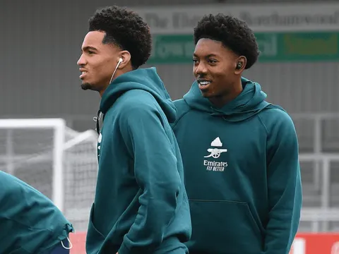 Arsenal dùng sao trẻ đấu PSV