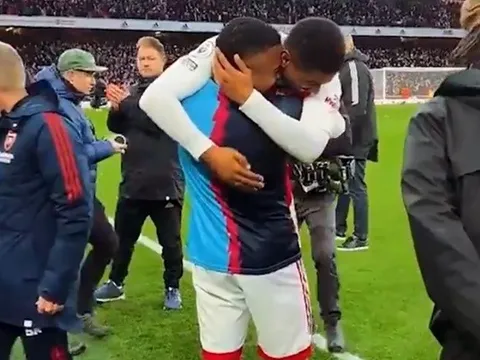 Arsenal gây bùng nổ, hình ảnh của Jesus khiến CĐV săm soi