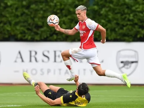 Arsenal giao hữu: Jesus - Trossard góp mặt; Sao trẻ cứu thua