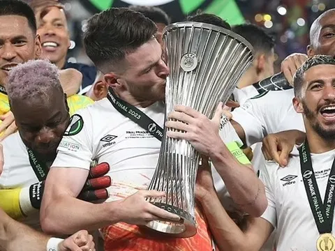 Arsenal gửi đề nghị 100 triệu bảng cho Rice