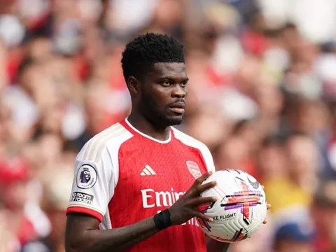 Arsenal hãy thận trọng với tương lai của Thomas Partey