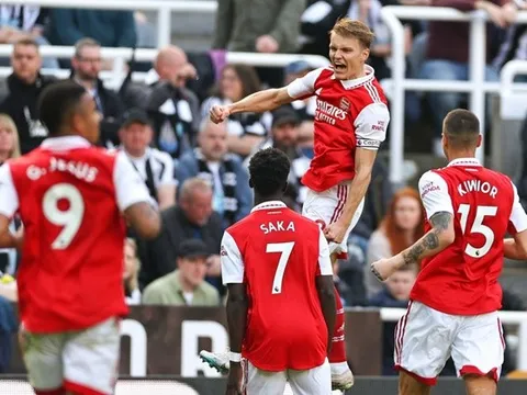 Arsenal khuất phục Newcastle, chỉ còn kém Man City 1 điểm