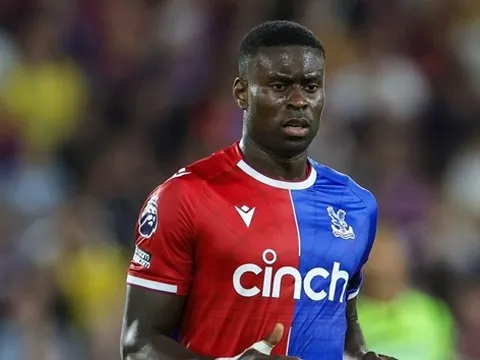 Ngoại hạng Anh dậy sóng vì "hàng thải" Chelsea