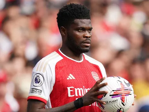Arsenal ra giá bán Partey