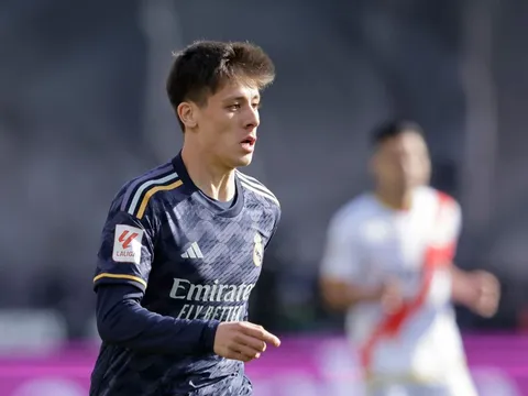 Arsenal nhắm thần đồng thất sủng Real