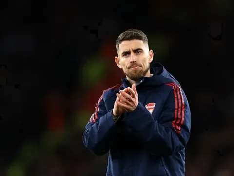 Arsenal ra quyết định gây choáng với Jorginho