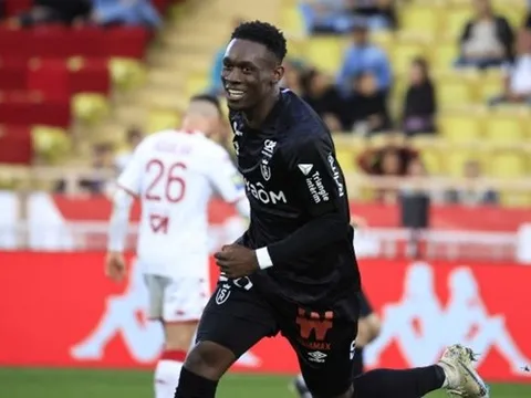 Arsenal chốt giá bán Folarin Balogun