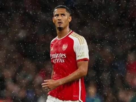 Arsenal thở phào vì Saliba
