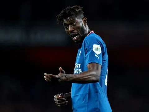 Arsenal tranh mua máy quét thượng hạng với Man United