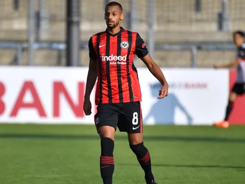 Arsenal ủ mưu chiêu mộ ngôi sao đa năng của Frankfurt