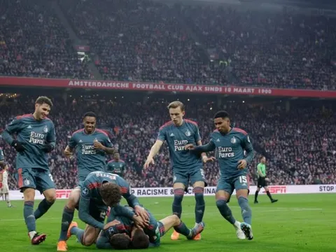 "Arsenal và Tottenham đang theo dõi Santiago Gimenez"