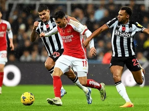 Eddie Howe chỉ ra nguyên nhân khiến Newcastle United thảm bại trước Arsenal