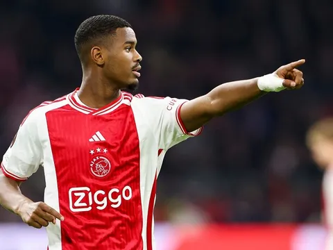 Arsenal xác định “vật tế thần” để sở hữu thần đồng Ajax