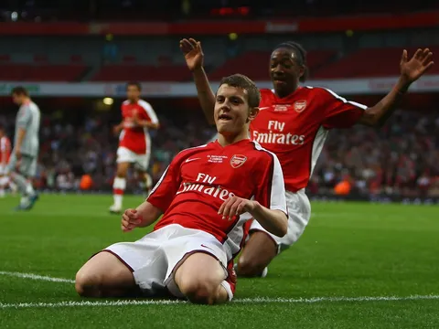 'Wilshere là một con quái vật, đội hình Arsenal khi đó thật khó tin'