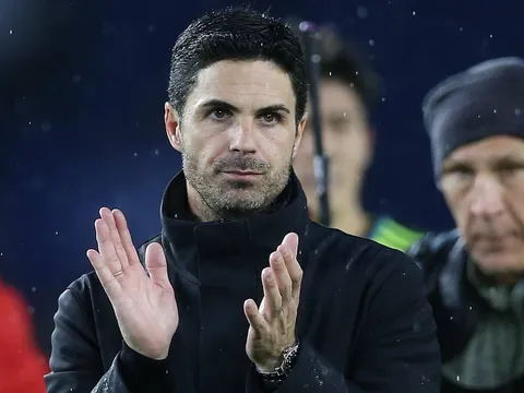 Arteta đáp trả chỉ trích về cách dụng binh