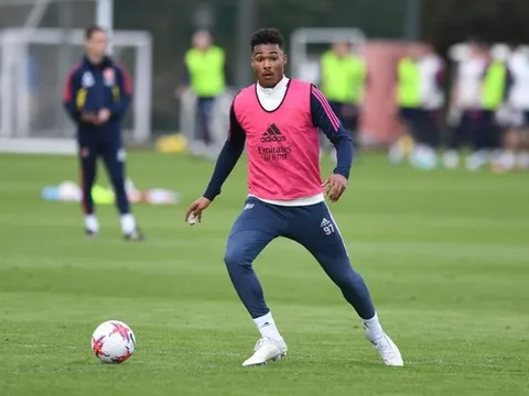 Arteta triệu tập tài năng kế vị Ben White