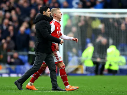 Arteta vào can Zinchenko gây gổ với cầu thủ Everton