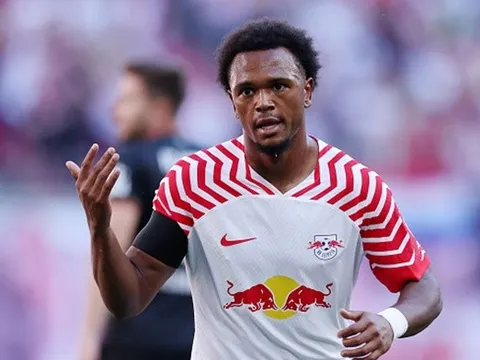 Arsenal đánh chiếm mục tiêu M.U