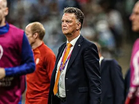 Đằng sau một Louis van Gaal xấu xí