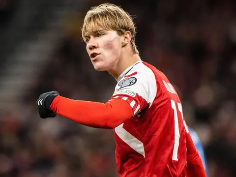 NÓNG! M.U chốt thêm 2 tân binh, bán đứt Fred sau trận thắng Arsenal