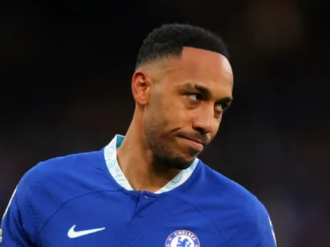 "Aubameyang đang nghĩ: Ông không tin tưởng tôi"