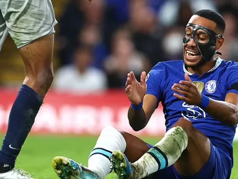 Hành động dậy sóng của Aubameyang với Arsenal