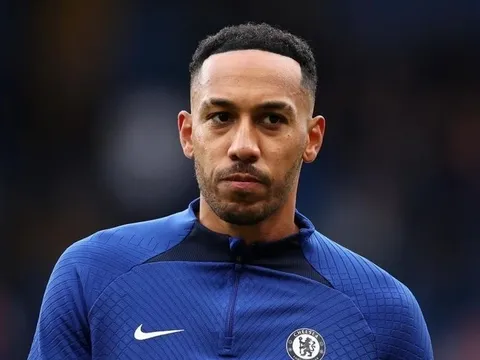 Aubameyang không thể đến Atletico vì 8 phút khoác áo Barca