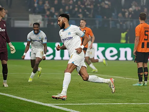 Aubameyang lại tỏa sáng, đi vào lịch sử cúp châu Âu