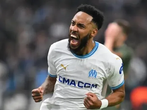 Aubameyang làm nên lịch sử ở Europa League
