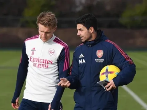 Arteta khai sáng cho Odegaard