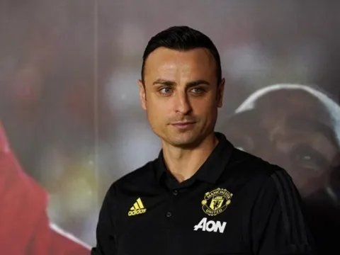 Berbatov chỉ tên ngôi sao nên rời M.U từ lâu